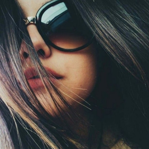 Meet your Posher, Lindsy - Picture 1 of 1